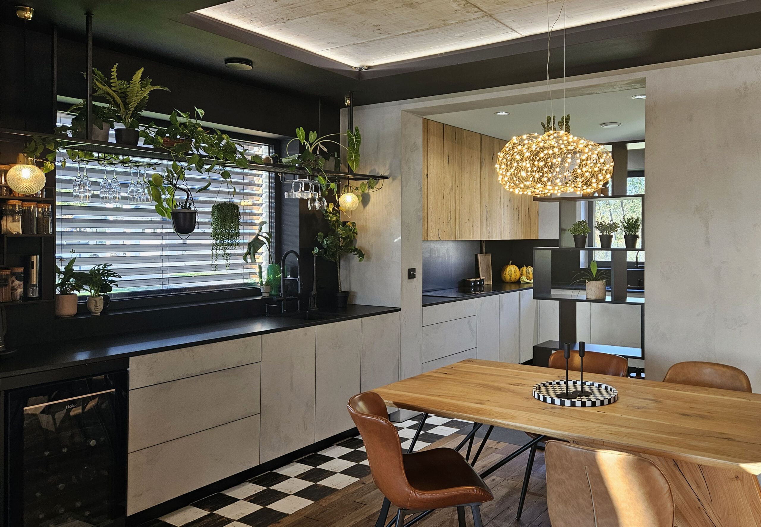 projekt-wnetrza-salonu-domu-betonowe fronty